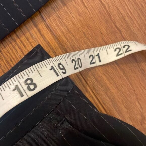 Mantoni virgin wool two button charcoal grey suit size 46R - Picture 13 of 16